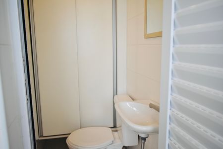 Apartamento à venda com 135m², 3 quartos e 4 vagas Apartamento à venda com 135m², 3 quartos e 4 vagasBanheiro de Serviço