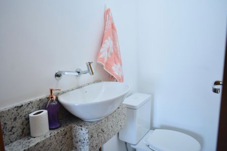 Apartamento à venda com 135m², 3 quartos e 4 vagas Apartamento à venda com 135m², 3 quartos e 4 vagasLavabo