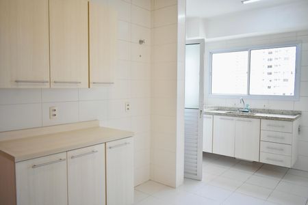 Apartamento à venda com 135m², 3 quartos e 4 vagas Apartamento à venda com 135m², 3 quartos e 4 vagasCozinha