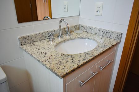 Apartamento à venda com 135m², 3 quartos e 4 vagas Apartamento à venda com 135m², 3 quartos e 4 vagasBanheiro da Suíte 2