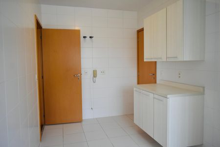 Apartamento à venda com 135m², 3 quartos e 4 vagas Apartamento à venda com 135m², 3 quartos e 4 vagasCozinha