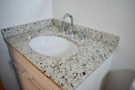 Apartamento à venda com 135m², 3 quartos e 4 vagas Apartamento à venda com 135m², 3 quartos e 4 vagasBanheiro da Suíte 1