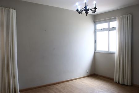 Apartamento para alugar com 168m², 4 quartos e sem vagaSala
