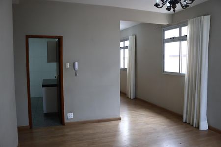 Apartamento para alugar com 168m², 4 quartos e sem vagaSala
