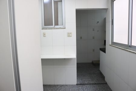 Apartamento para alugar com 168m², 4 quartos e sem vagaÁrea de serviço