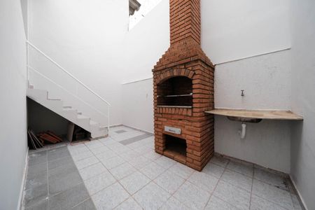 Casa à venda com 170m², 4 quartos e 2 vagasÁrea externa