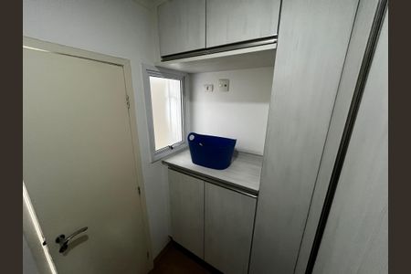 Apartamento à venda com 129m², 3 quartos e 3 vagas Apartamento à venda com 129m², 3 quartos e 3 vagasQuarto de Serviço