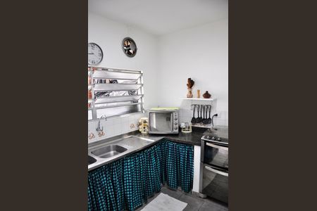 Casa à venda com 250m², 5 quartos e 4 vagas Casa à venda com 250m², 5 quartos e 4 vagasCozinha 2