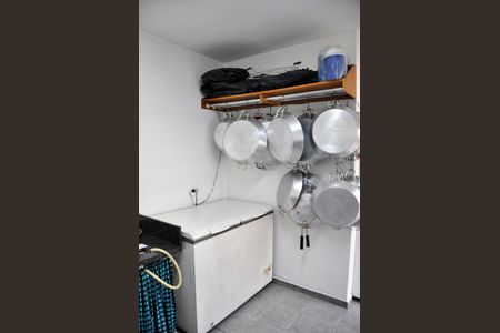 Casa à venda com 250m², 5 quartos e 4 vagas Casa à venda com 250m², 5 quartos e 4 vagasCozinha 2