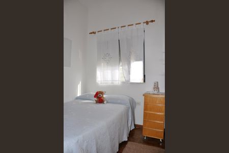 Casa à venda com 250m², 5 quartos e 4 vagas Casa à venda com 250m², 5 quartos e 4 vagasQuarto 2