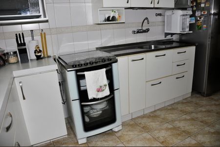 Casa à venda com 250m², 5 quartos e 4 vagas Casa à venda com 250m², 5 quartos e 4 vagasCozinha