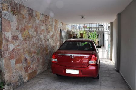 Casa à venda com 250m², 5 quartos e 4 vagas Casa à venda com 250m², 5 quartos e 4 vagasGaragem