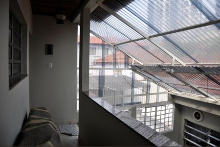 Casa à venda com 250m², 5 quartos e 4 vagas Casa à venda com 250m², 5 quartos e 4 vagasVaranda da Edícula