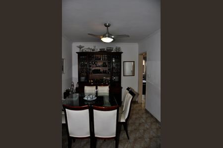 Casa à venda com 250m², 5 quartos e 4 vagas Casa à venda com 250m², 5 quartos e 4 vagasCopa