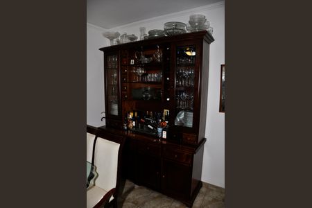 Casa à venda com 250m², 5 quartos e 4 vagas Casa à venda com 250m², 5 quartos e 4 vagasCopa