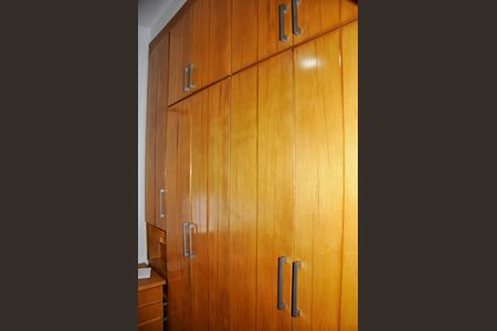 Casa à venda com 250m², 5 quartos e 4 vagas Casa à venda com 250m², 5 quartos e 4 vagasQuarto 2