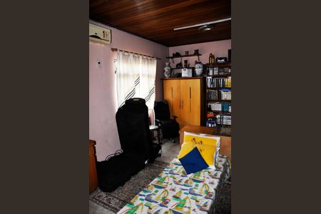 Casa à venda com 250m², 5 quartos e 4 vagas Casa à venda com 250m², 5 quartos e 4 vagasSuíte da Edícula