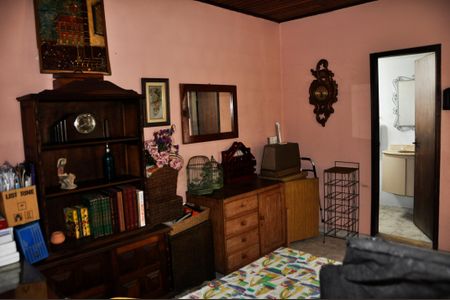 Casa à venda com 250m², 5 quartos e 4 vagas Casa à venda com 250m², 5 quartos e 4 vagasSuíte da Edícula