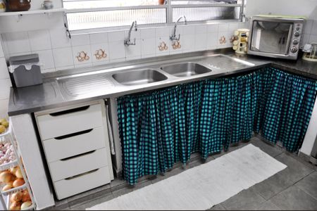 Casa à venda com 250m², 5 quartos e 4 vagas Casa à venda com 250m², 5 quartos e 4 vagasCozinha 2