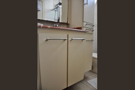 Casa à venda com 250m², 5 quartos e 4 vagas Casa à venda com 250m², 5 quartos e 4 vagasBanheiro Social 1