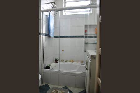 Casa à venda com 250m², 5 quartos e 4 vagas Casa à venda com 250m², 5 quartos e 4 vagasBanheiro 1