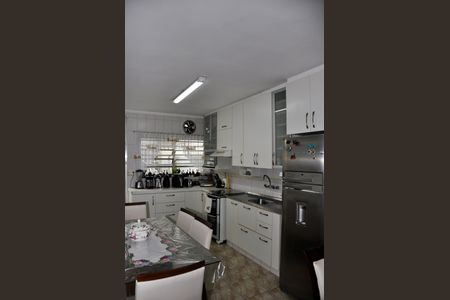 Casa à venda com 250m², 5 quartos e 4 vagas Casa à venda com 250m², 5 quartos e 4 vagasCozinha