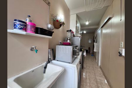 Apartamento para alugar com 100m², 3 quartos e 2 vagas Apartamento para alugar com 100m², 3 quartos e 2 vagasCozinha e Área de Serviço