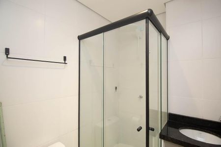 Banheiro de kitnet/studio para alugar com 1 quarto, 26m² em Tucuruvi, São Paulo