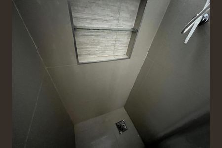 Apartamento à venda com 58m², 2 quartos e 1 vaga Apartamento à venda com 58m², 2 quartos e 1 vagaBanheiro