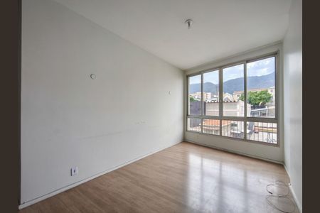 Apartamento para alugar com 126m², 3 quartos e 1 vaga Apartamento para alugar com 126m², 3 quartos e 1 vagaSala