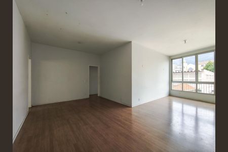 Apartamento para alugar com 126m², 3 quartos e 1 vaga Apartamento para alugar com 126m², 3 quartos e 1 vagaSala