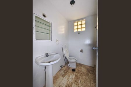 Apartamento para alugar com 126m², 3 quartos e 1 vaga Apartamento para alugar com 126m², 3 quartos e 1 vagaBanheiro