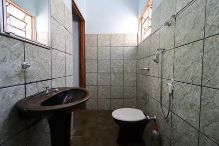 Banheiro de casa para alugar com 1 quarto, 75m² em Vila Elisa, Ribeirão Preto