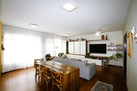 Sala de apartamento à venda com 4 quartos, 150m² em Funcionários, Belo Horizonte