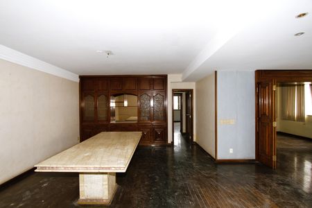 Apartamento à venda com 230m², 4 quartos e 2 vagasCopa