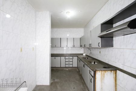Apartamento à venda com 230m², 4 quartos e 2 vagasCozinha