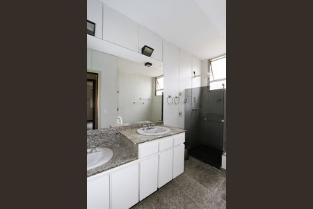 Apartamento à venda com 230m², 4 quartos e 2 vagasBanheiro Social