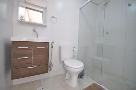 Banheiro de apartamento à venda com 1 quarto, 52m² em Vila Mazzei, São Paulo