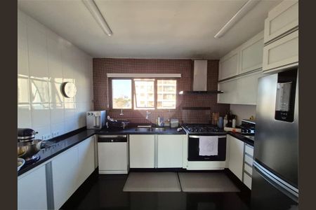 Apartamento à venda com 212m², 4 quartos e 3 vagas