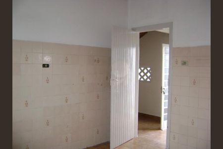 Casa à venda com 170m², 2 quartos e 8 vagas