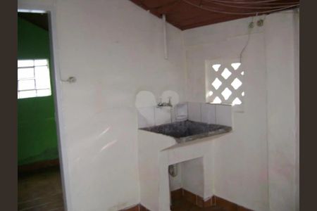Casa à venda com 170m², 2 quartos e 8 vagas