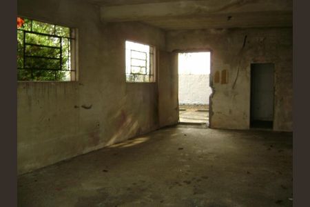 Casa à venda com 170m², 2 quartos e 8 vagas