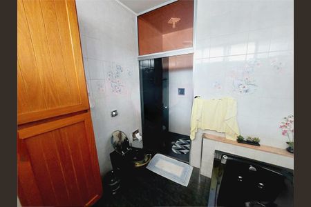 Casa à venda com 3 quartos, 260m² em Bela Aliança, São Paulo