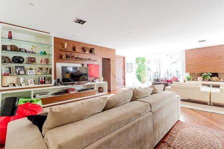 Casa à venda com 4 quartos, 500m² em Lapa, São Paulo