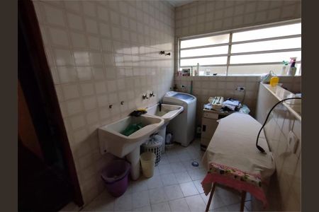 Casa à venda com 287m², 8 quartos e 2 vagas