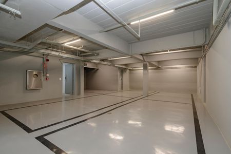 Casa de condomínio à venda com 621m², 4 quartos e 5 vagas Casa de condomínio à venda com 621m², 4 quartos e 5 vagasGaragem