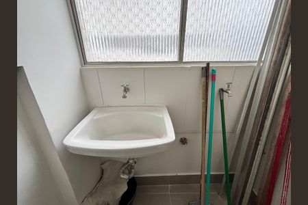 Apartamento à venda com 77m², 2 quartos e 1 vaga Apartamento à venda com 77m², 2 quartos e 1 vagaÁrea de Serviço