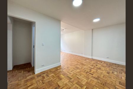 Apartamento à venda com 77m², 2 quartos e 1 vagaSala