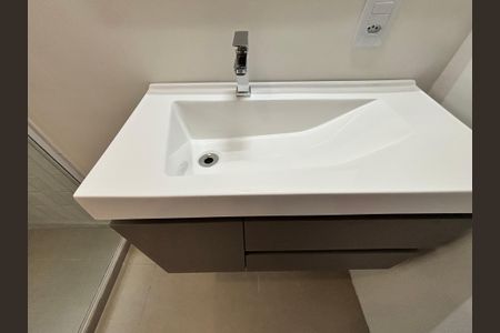 Apartamento à venda com 77m², 2 quartos e 1 vaga Apartamento à venda com 77m², 2 quartos e 1 vagaBanheiro da Suíte 2