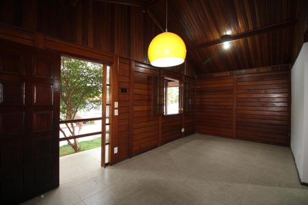 Sala de casa de condomínio à venda com 2 quartos, 240m² em Taquara, Rio de Janeiro